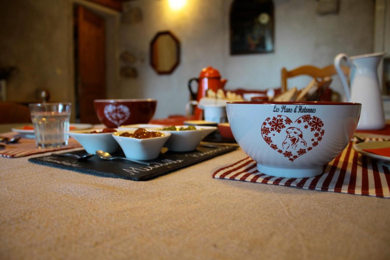 Chez Louve Bleue Bed and Breakfast Hotonnes Exteriör bild